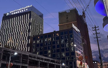 领养，不要购买 | 使用 Richell USA 宠物产品